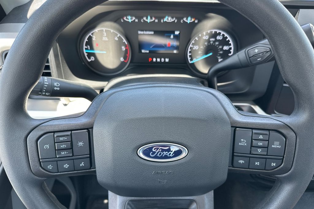 2025 Ford F-350 Super Duty Chassis Cab XLT - Photo 16