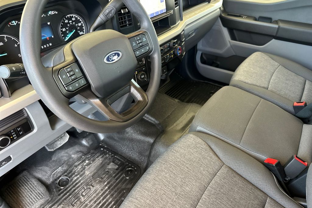 2025 Ford F-450 Super Duty Chassis Cab XL - Photo 10