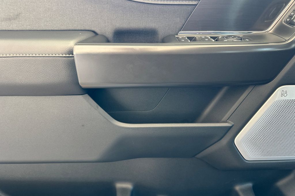2025 Ford F-150 Lariat - Photo 8
