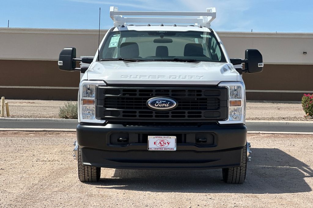 2025 Ford F-350 Super Duty Chassis Cab XL - Photo 9