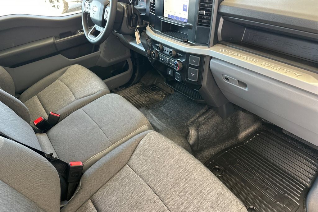 2025 Ford F-450 Super Duty Chassis Cab XL - Photo 15
