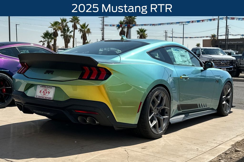 2025 Ford Mustang GT Premium Fastback - Photo 4