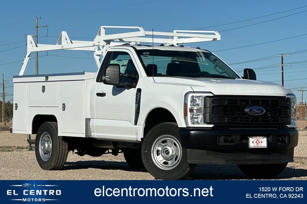 2025 Ford F-350 Super Duty Chassis Cab XLT - Photo 1