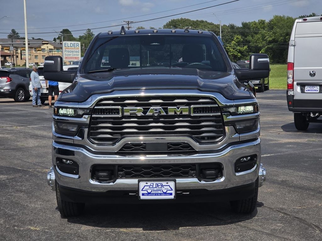 New 2026 Ram 3500 TRADESMAN REGULAR CAB 4X4 8' BOX Pickup
