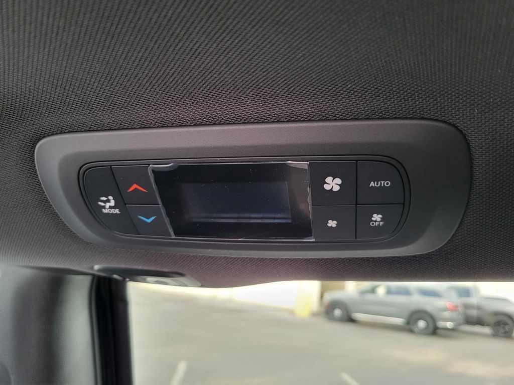 2026 Chrysler Pacifica Limited - Photo 17
