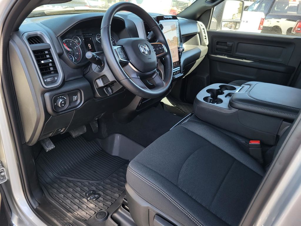 2026 RAM 3500 Tradesman - Photo 11