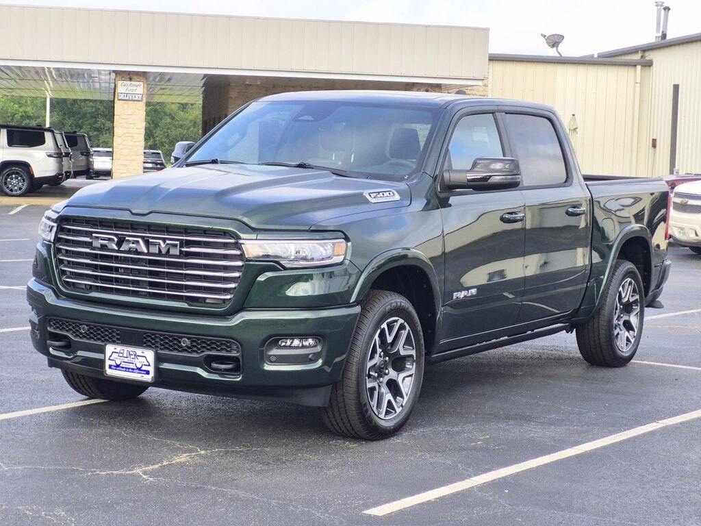 New 2026 Ram 1500 LARAMIE CREW CAB 4X4 5'7 BOX Pickup