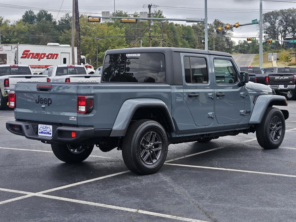 New 2025 Jeep Gladiator SPORT S 4X4 Pickup
