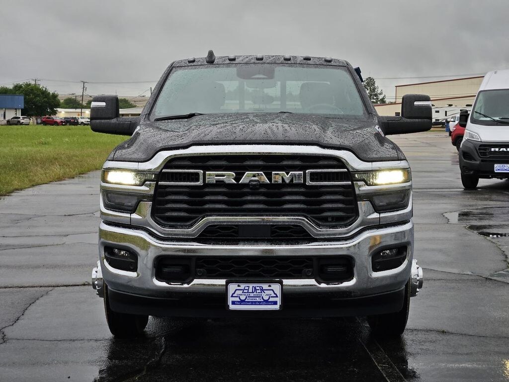 New 2026 Ram 3500 TRADESMAN CREW CAB 4X4 8' BOX Pickup