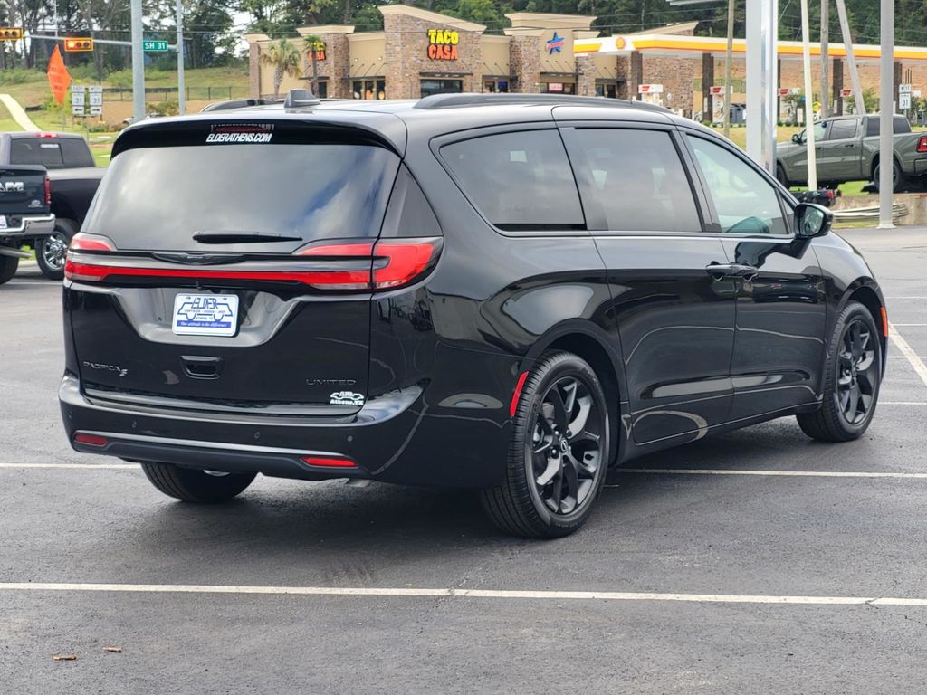 2026 Chrysler Pacifica Limited - Photo 6