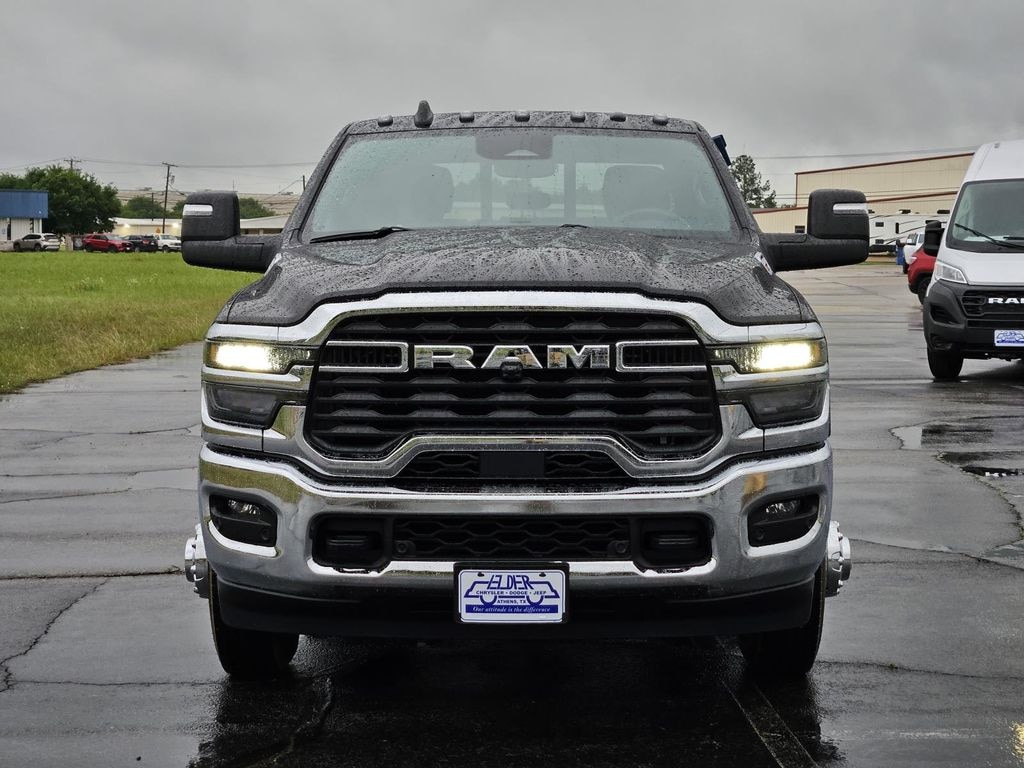 New 2026 Ram 3500 TRADESMAN CREW CAB 4X4 8' BOX Pickup