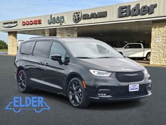 2026 Chrysler Pacifica LIMITED Passenger Van