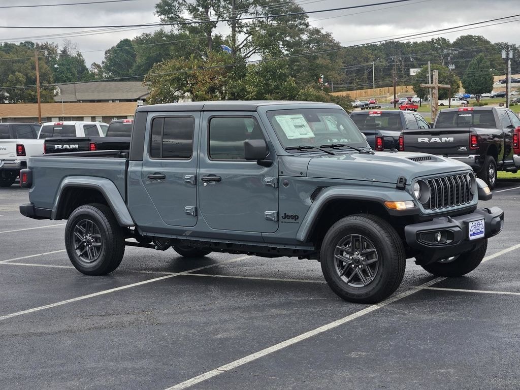 New 2025 Jeep Gladiator SPORT S 4X4 Pickup