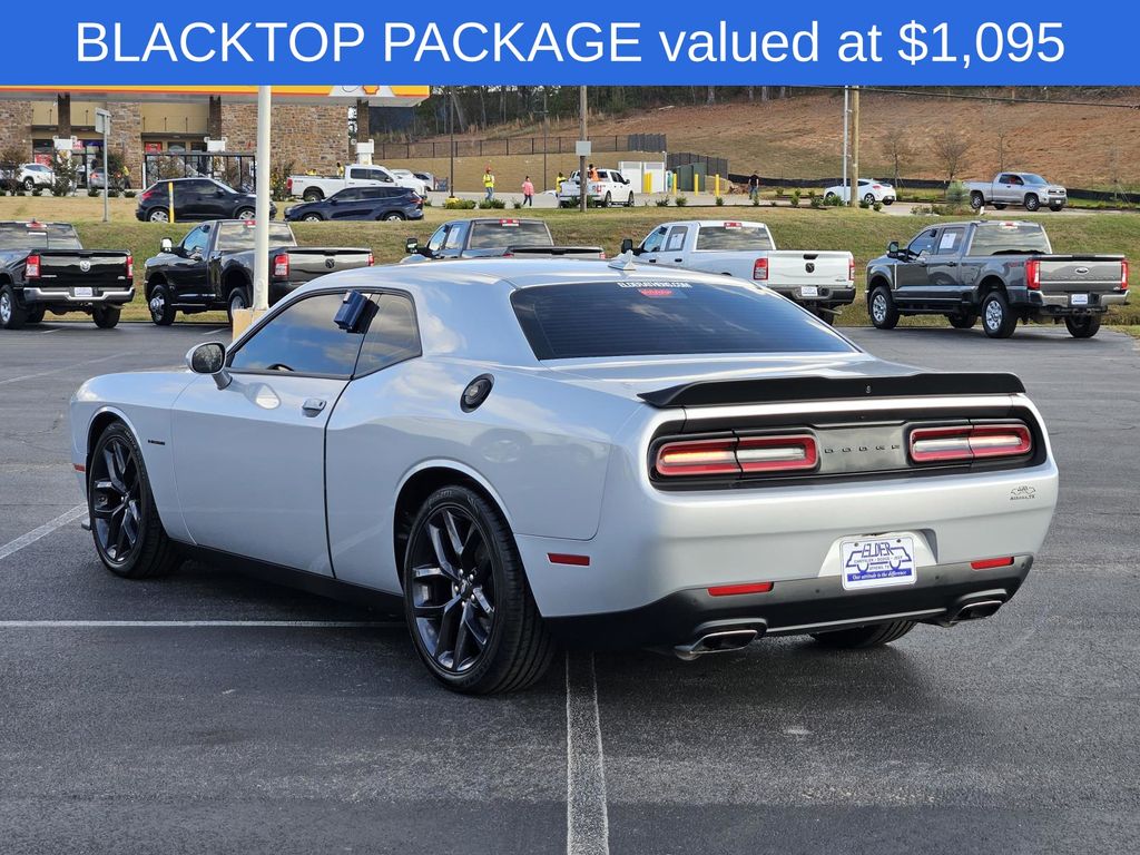 2022 Dodge Challenger R/T photo 4