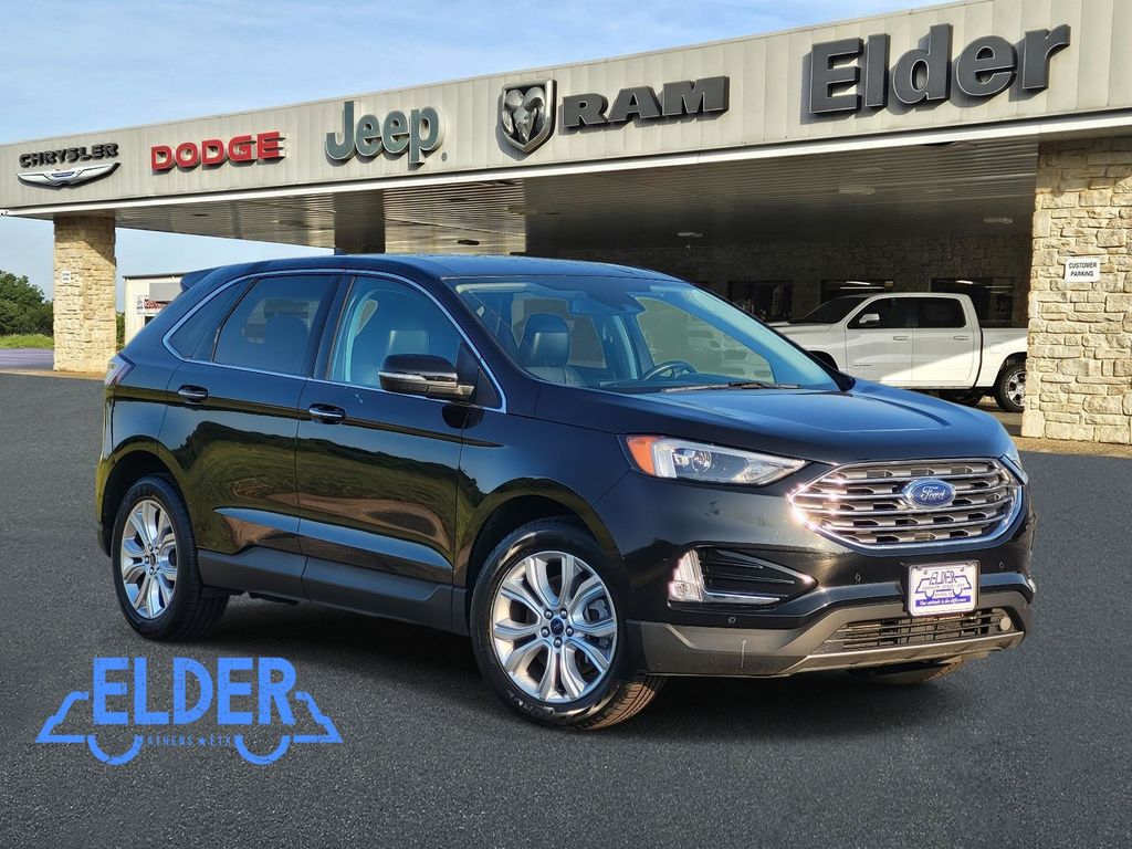 2022 Ford Edge Titanium's photo