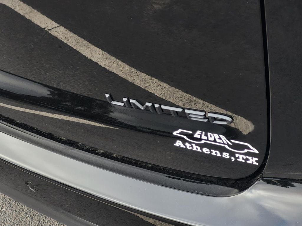 2026 Chrysler Pacifica Limited - Photo 8