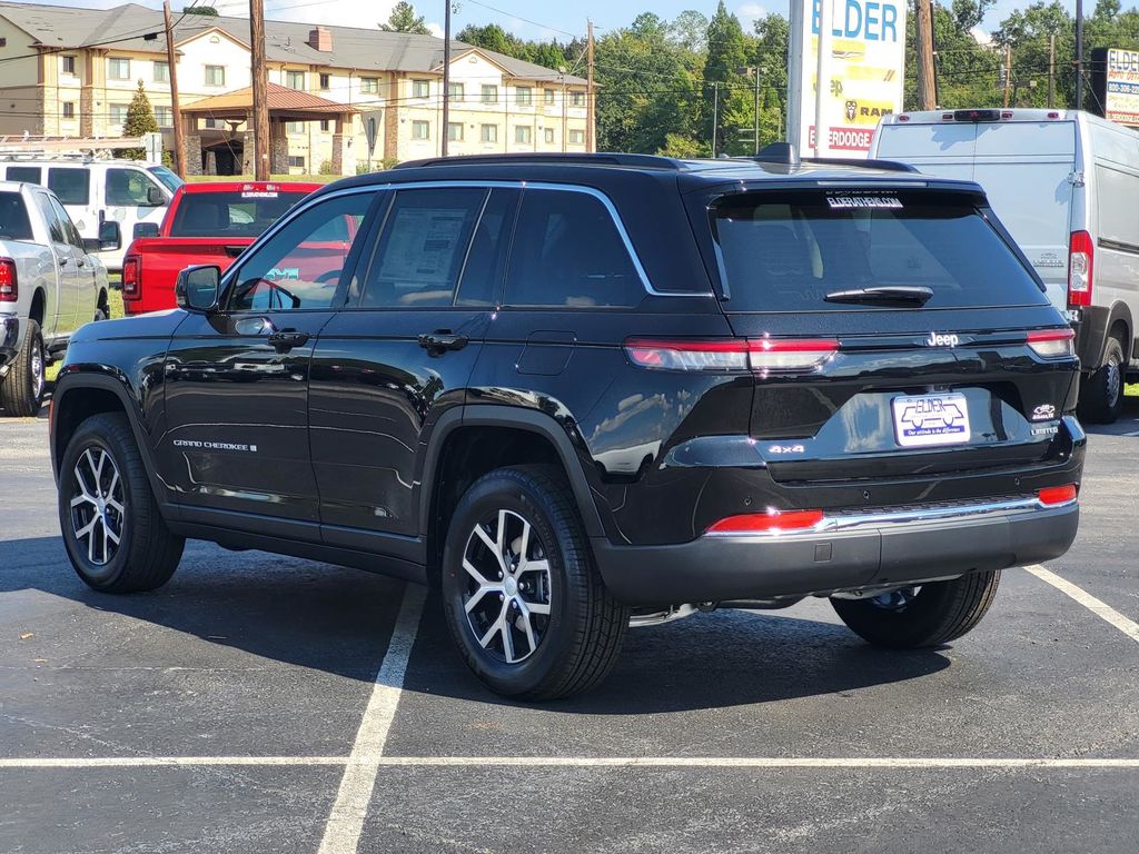 2025 Jeep Grand Cherokee Limited photo 3