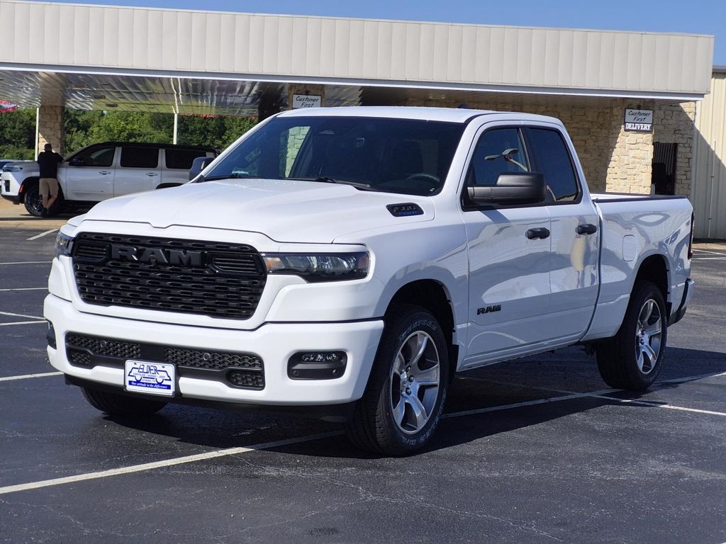 New 2026 Ram 1500 EXPRESS QUAD CAB 4X2 6'4 BOX Pickup