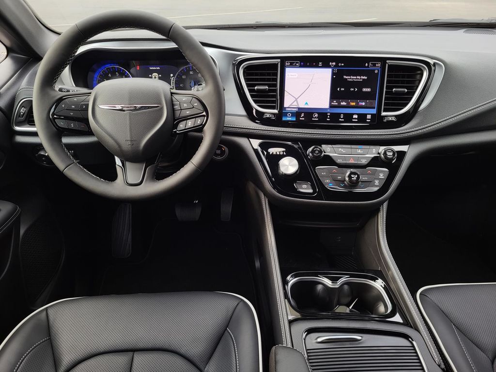 2026 Chrysler Pacifica Limited - Photo 16