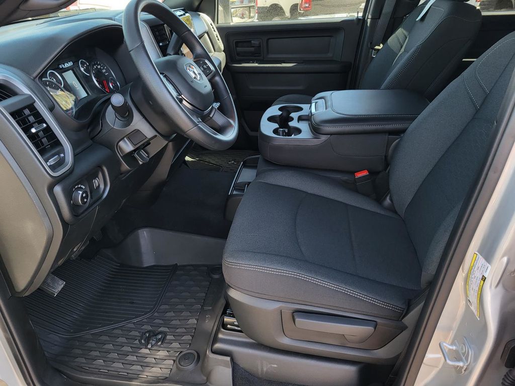 2026 RAM 3500 Tradesman - Photo 9