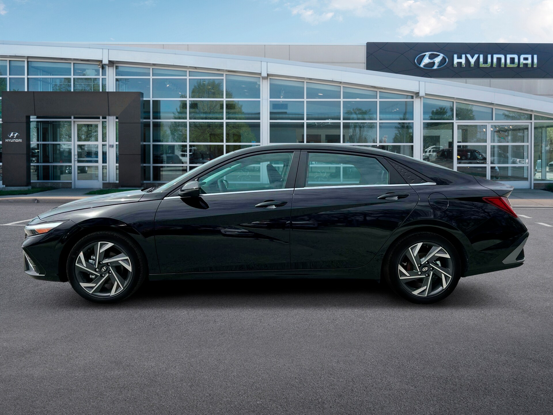 2025 Hyundai Elantra Hybrid Limited photo 3
