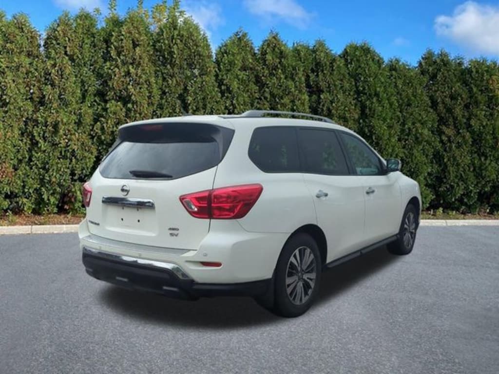 Used 2017 Nissan Pathfinder SV SUV