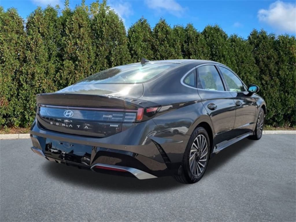 Used 2025 Hyundai Sonata Hybrid Limited Sedan