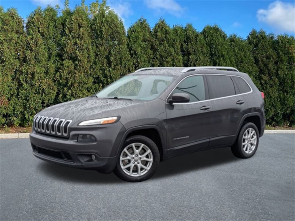 Used 2015 Jeep Cherokee Latitude FWD SUV