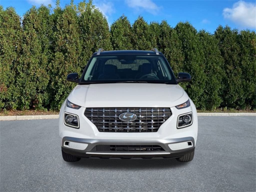 Used 2024 Hyundai Venue Limited SUV