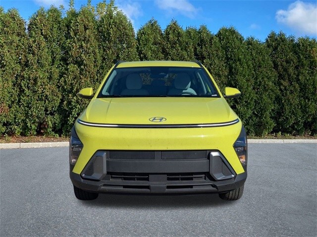 2025 Hyundai Kona SEL photo 2