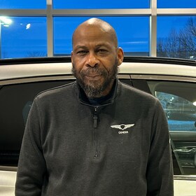 Staff member Bernard Jones from ID_4711897549e1