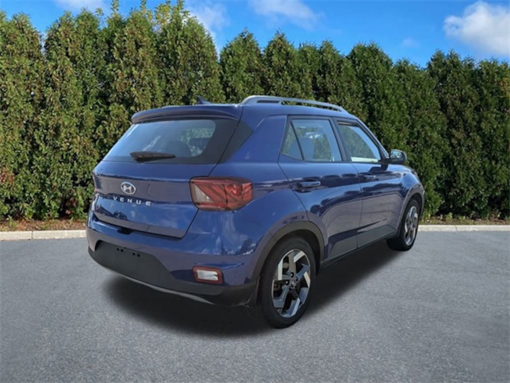 Used 2022 Hyundai Venue Limited SUV
