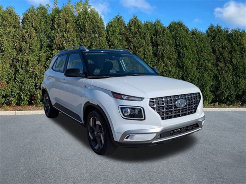 Used 2024 Hyundai Venue Limited SUV