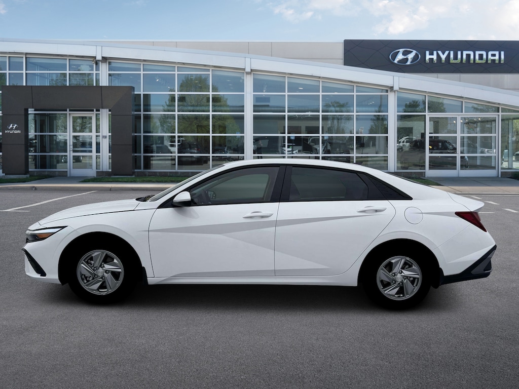 New 2026 Hyundai Elantra SE Sedan