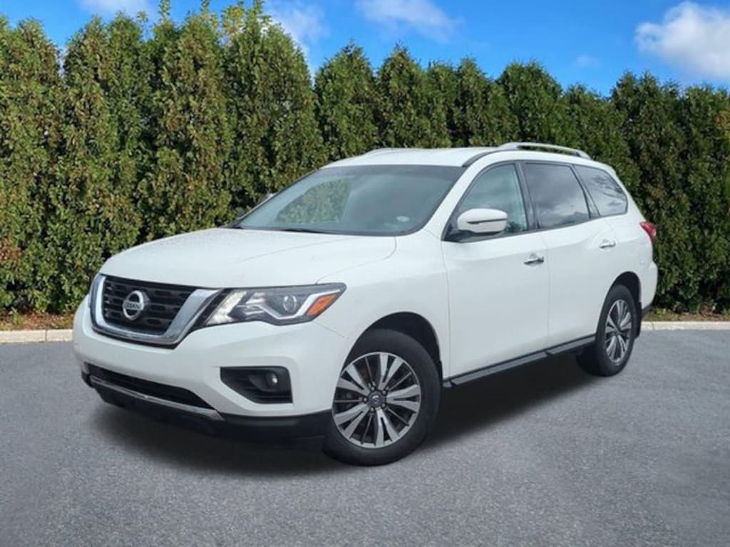 Used 2017 Nissan Pathfinder SV SUV