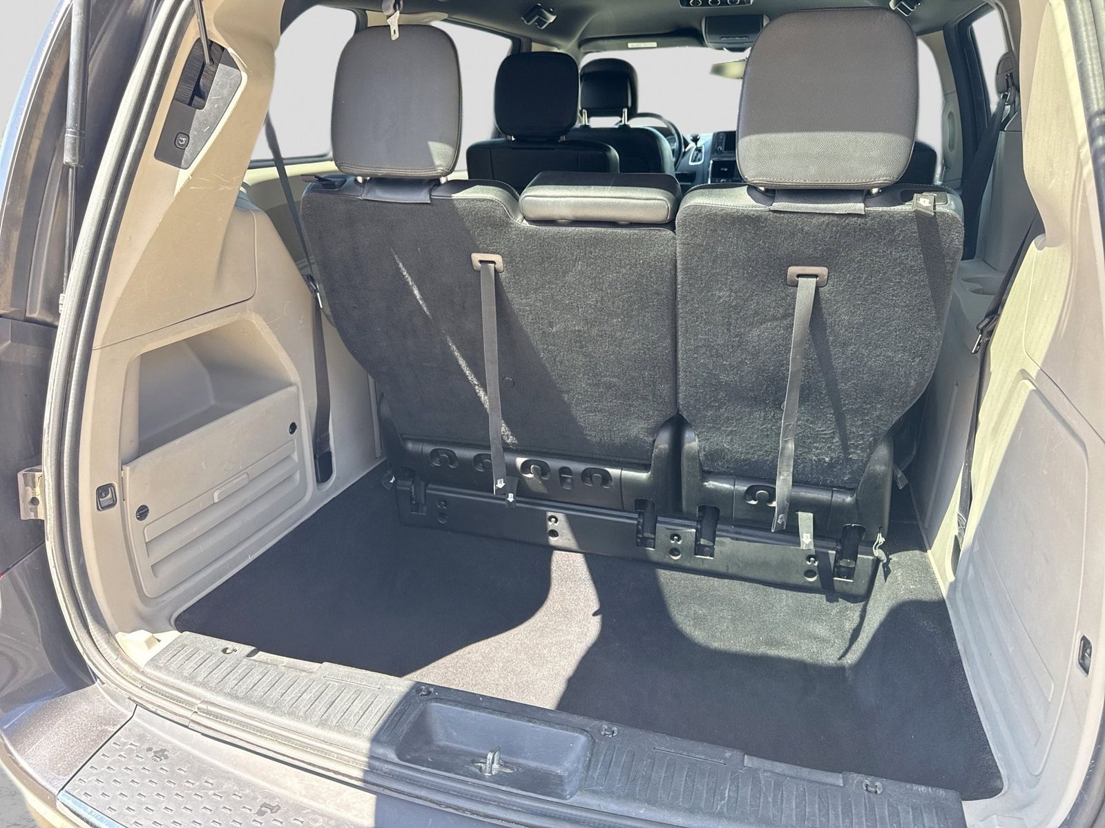 Thumbnail: 2017 Dodge Grand Caravan - 42