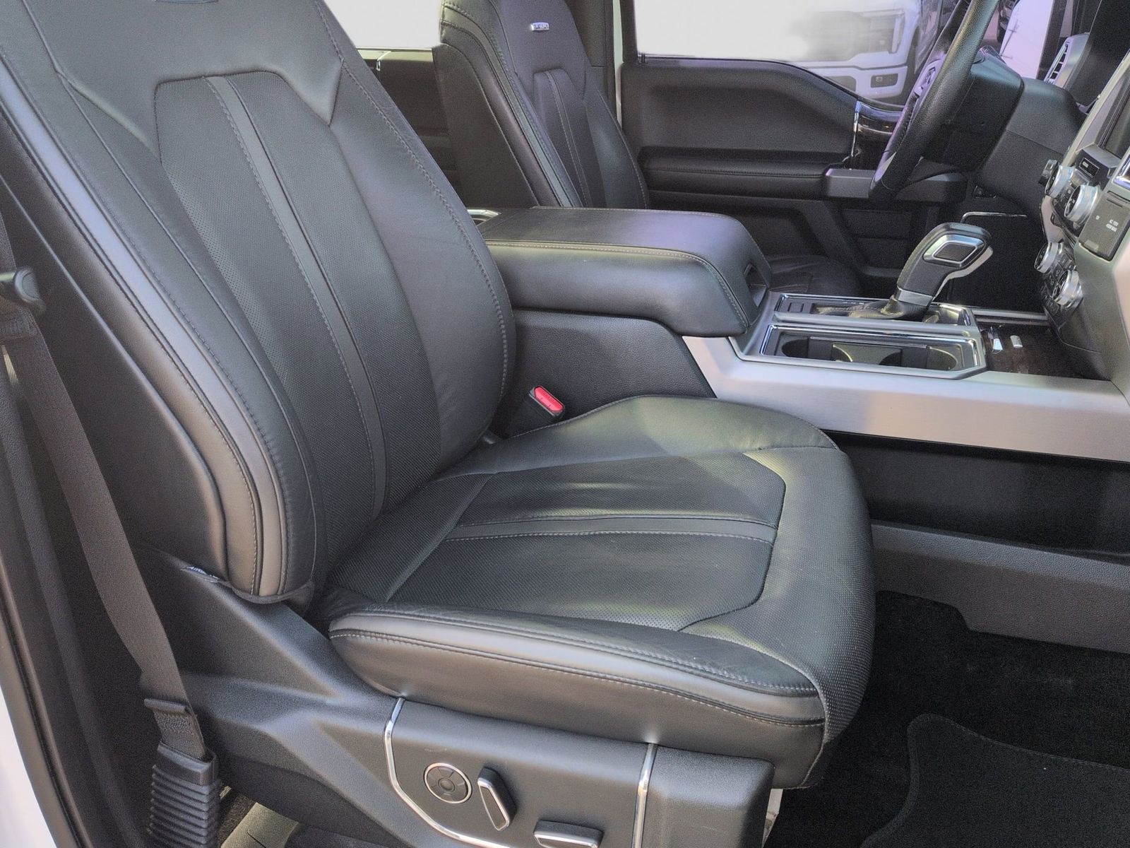 Thumbnail: 2015 Ford F-150 - 29