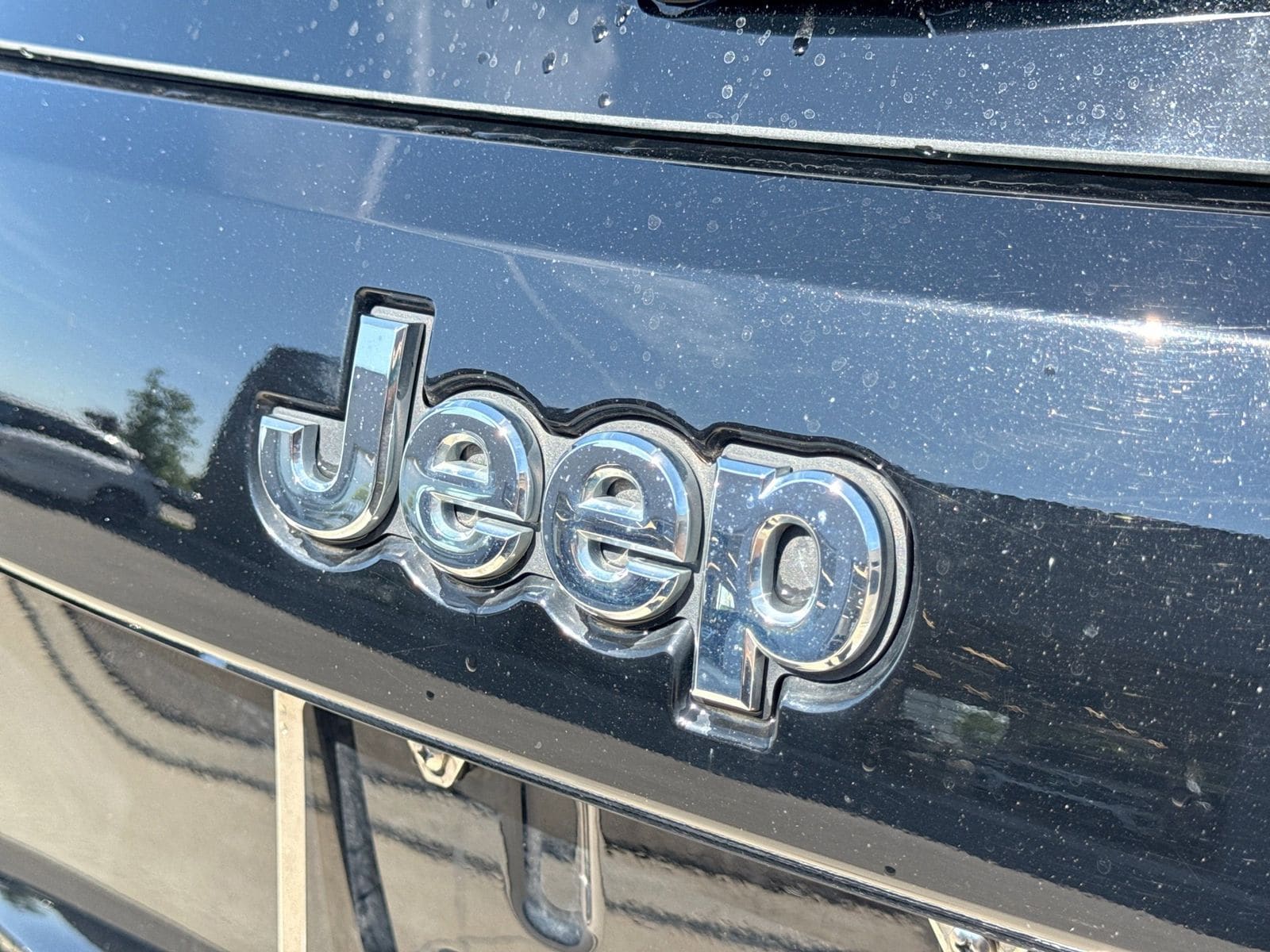 Thumbnail: 2017 Jeep Grand Cherokee - 14