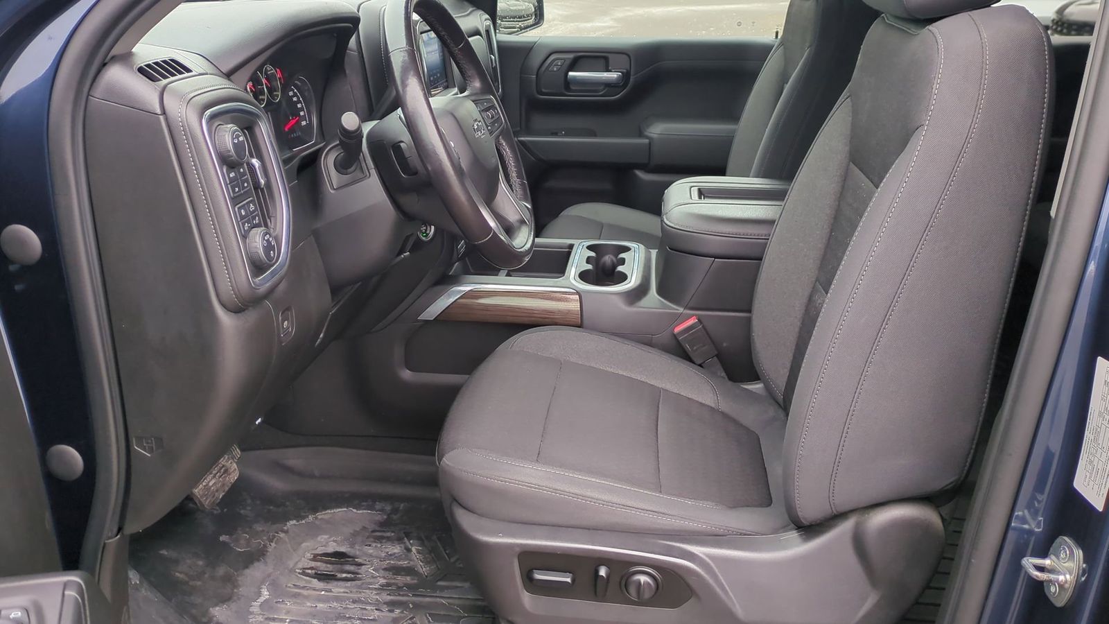 Thumbnail: 2021 Chevrolet Silverado 1500 - 17