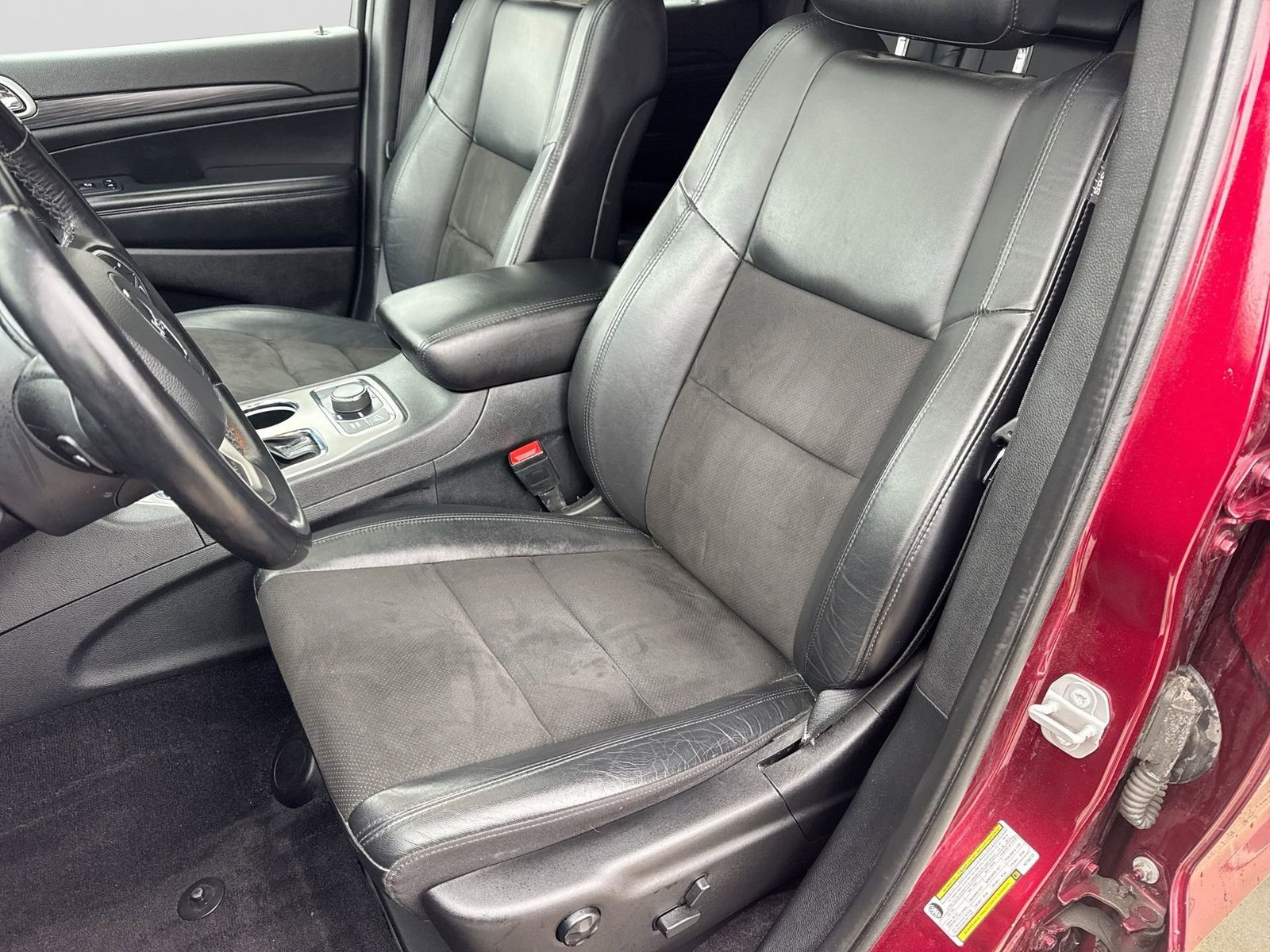 Thumbnail: 2022 Jeep Grand Cherokee - 17