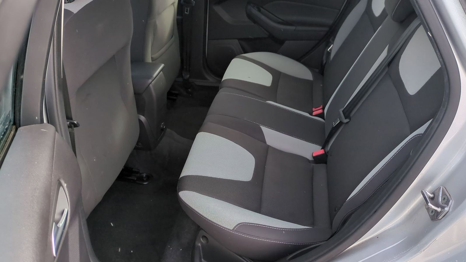 Thumbnail: 2012 Ford Focus - 17