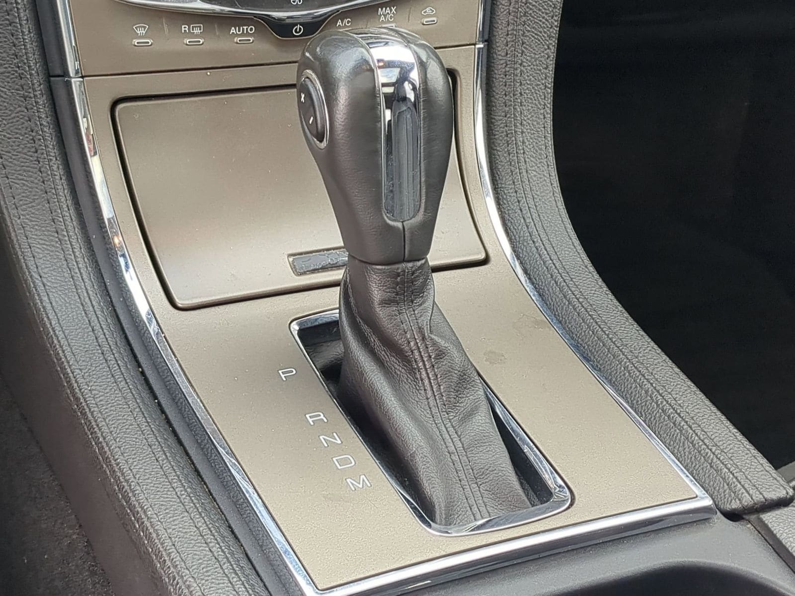 Thumbnail: 2011 Lincoln MKX - 37