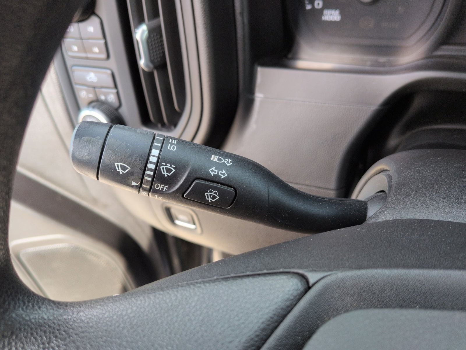 Thumbnail: 2019 Chevrolet Silverado 1500 - 27