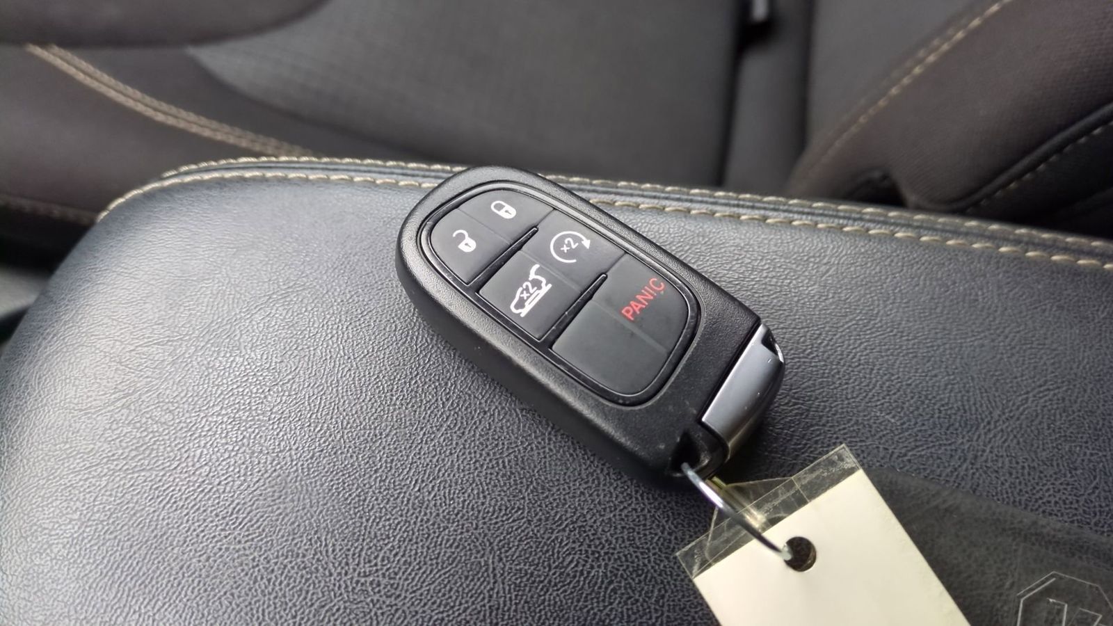 Thumbnail: 2016 Jeep Cherokee - 39