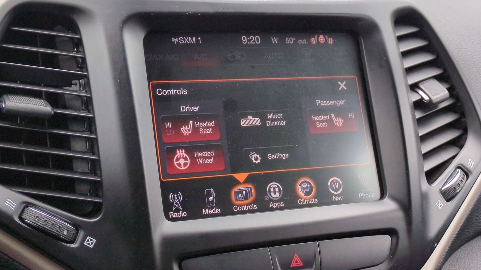 Thumbnail: 2015 Jeep Cherokee - 35