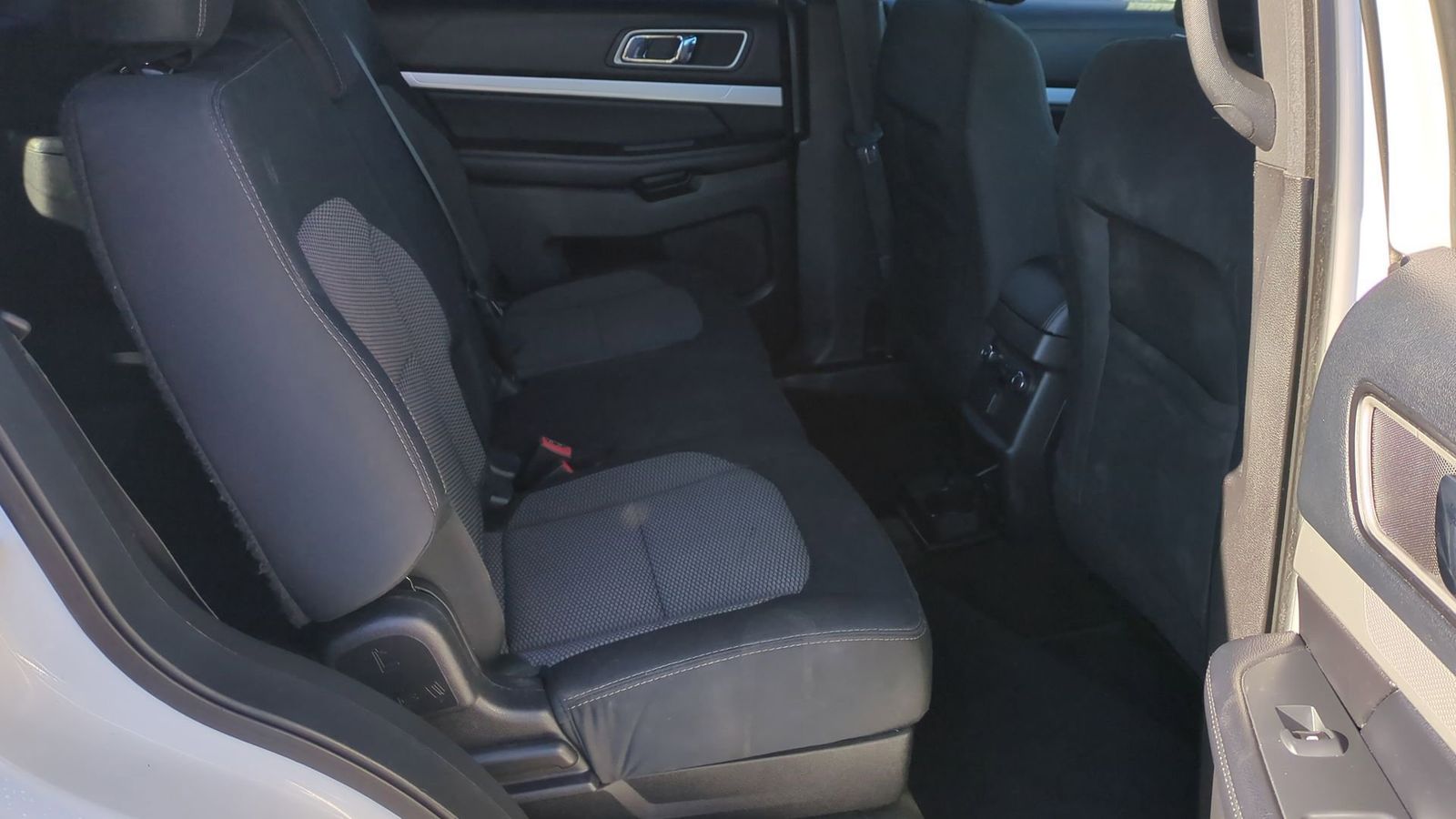 Thumbnail: 2016 Ford Explorer - 18