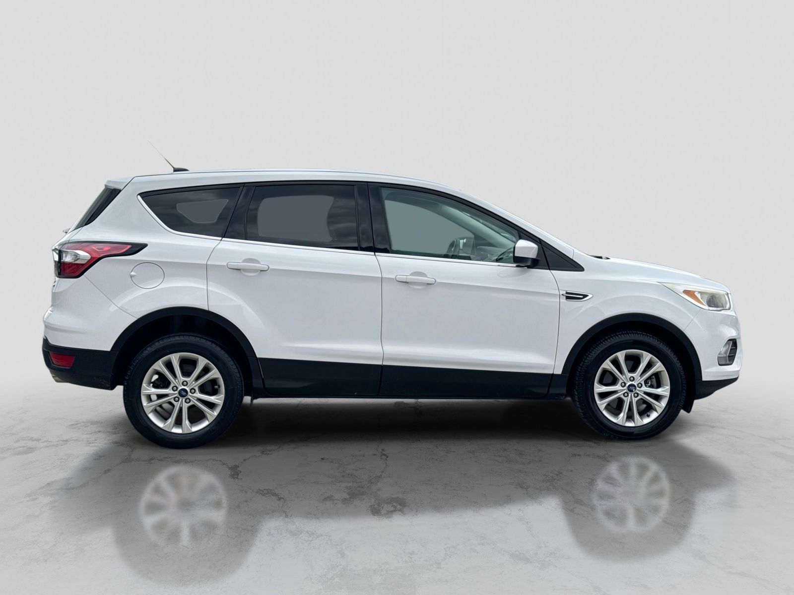 Thumbnail: 2017 Ford Escape - 8
