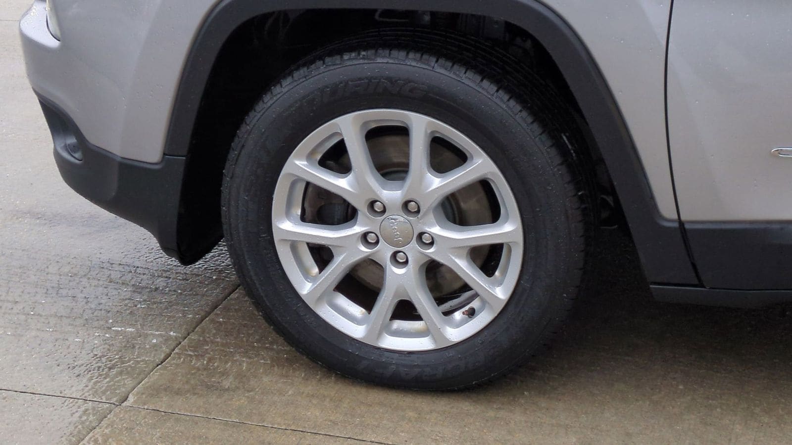 Thumbnail: 2016 Jeep Cherokee - 14