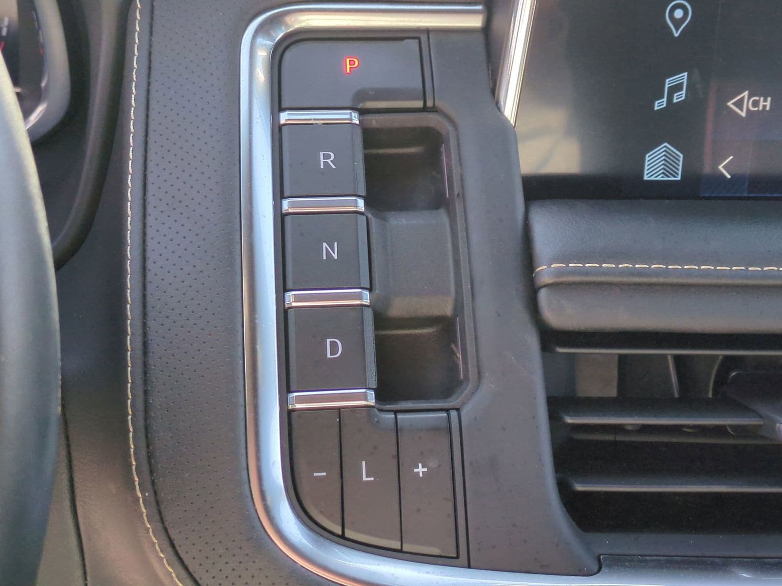 Thumbnail: 2023 Chevrolet Tahoe - 39