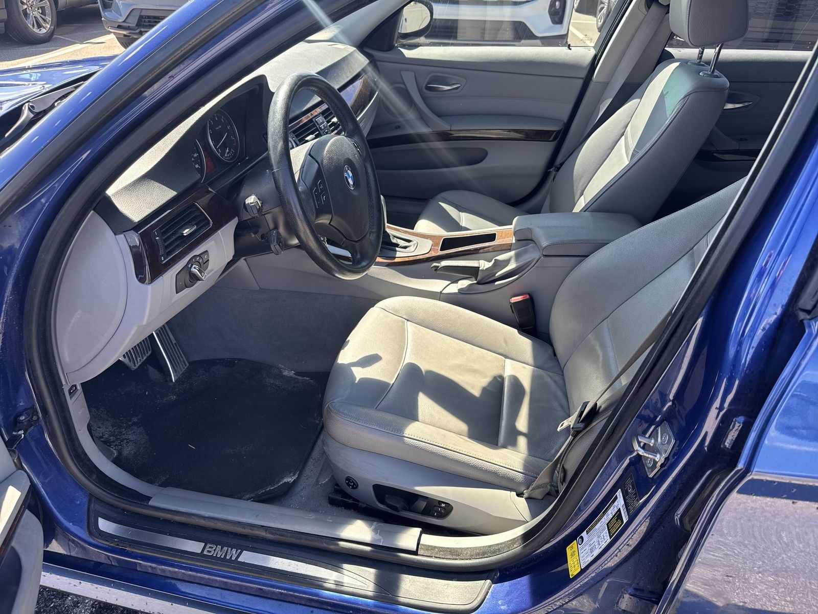 Thumbnail: 2010 BMW 3 Series - 2